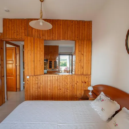 Kousos Arillas Arílasz