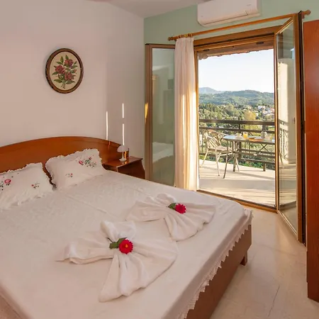 Kousos Arillas Arílasz