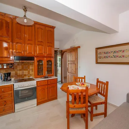 Apartman Kousos Arillas Arílasz